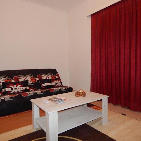 Cozy Apartment For 2-5 People-Center Tripoli 1 Kültér fotó