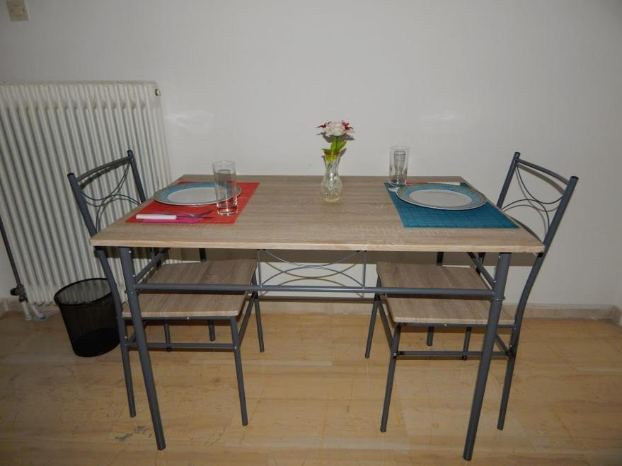 Cozy Apartment For 2-5 People-Center Tripoli 1 Kültér fotó