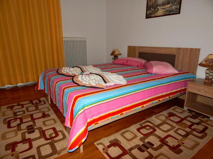 Cozy Apartment For 2-5 People-Center Tripoli 1 Kültér fotó